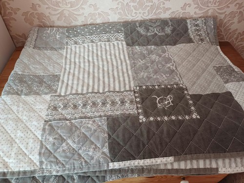 Tagesdecke gesteppt grau - ~,